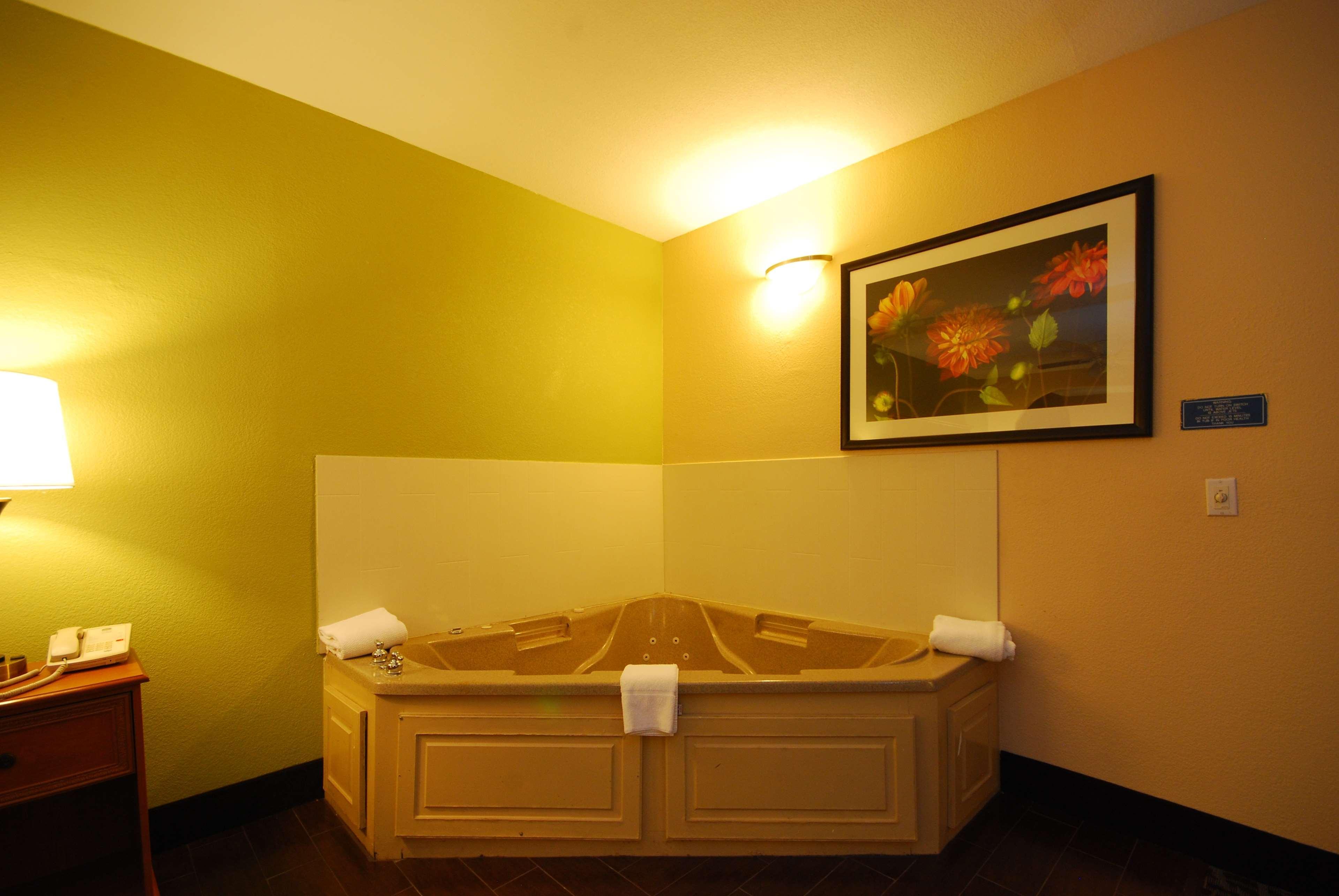 Best Western Plus Emerald Inn & Suites Garden City Dış mekan fotoğraf