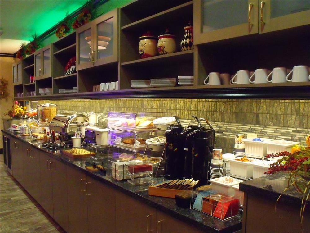 Best Western Plus Emerald Inn & Suites Garden City Restoran fotoğraf