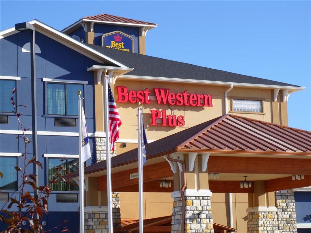 Best Western Plus Emerald Inn & Suites Garden City Dış mekan fotoğraf