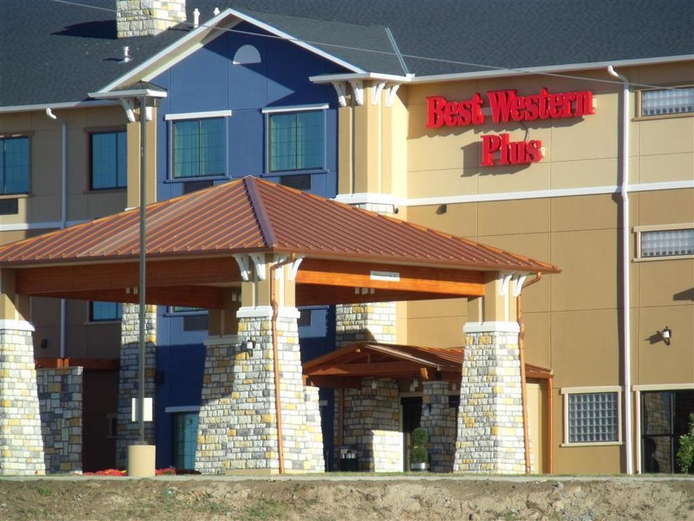 Best Western Plus Emerald Inn & Suites Garden City Dış mekan fotoğraf