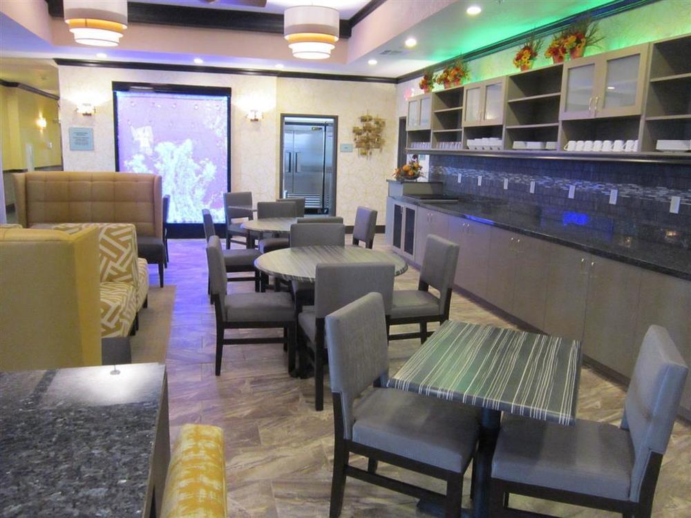 Best Western Plus Emerald Inn & Suites Garden City Restoran fotoğraf